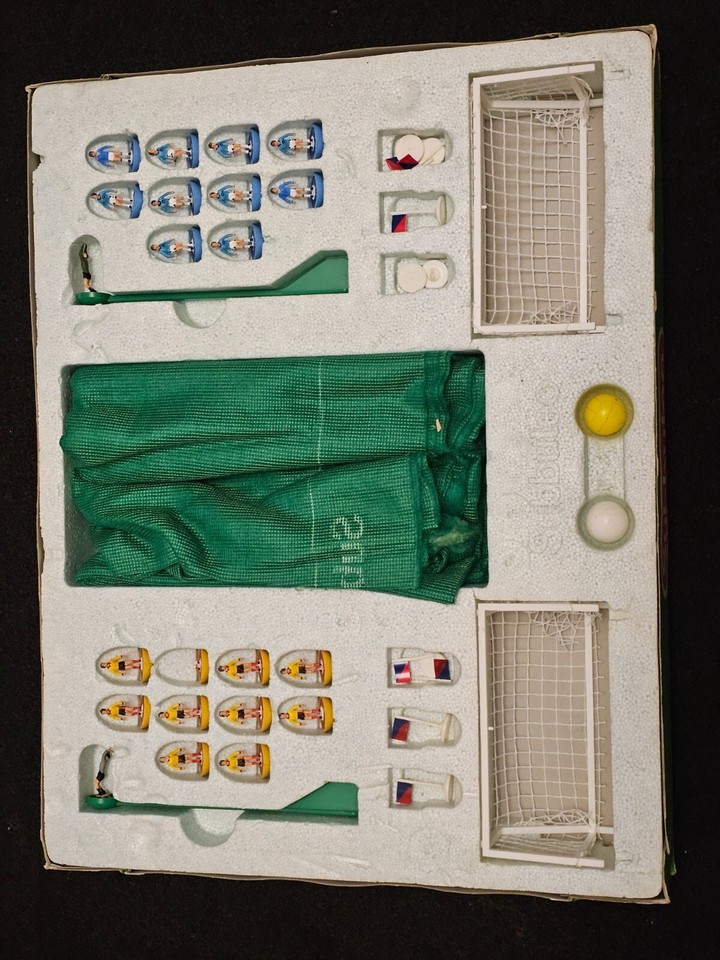 Subbuteo Club Edition Set Table Football Yellow Blue Teams eBay