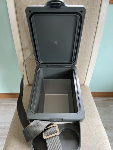 VECTOR VEC222 MINI CONSOLA REFRIGERADOR Y CALENTADOR DE VIAJE 1,3 GALONES CAPACIDAD 12 VOLTIOS DC - Imagen 6 de 11