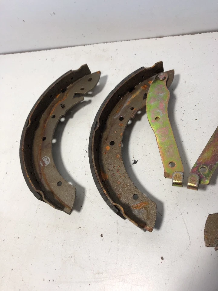 Zapatas de freno de tambor traseras Bendix R621L para Peugeot 505 83-88 Foto 3 de 4