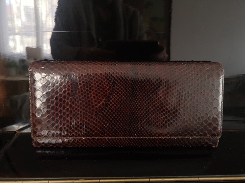 Gorgeous vtg lizard bag hand clutch 70's exotic leather maroon Gold hardware - Picture 12 of 12