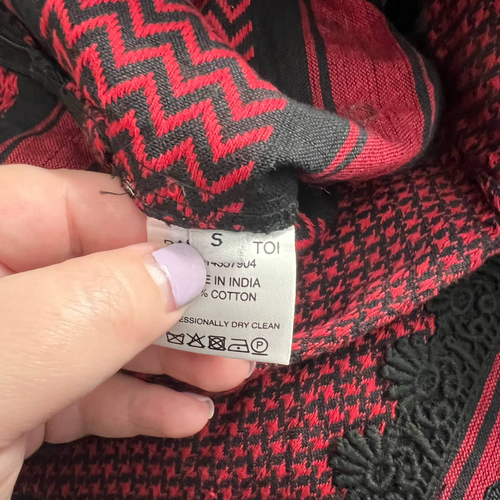 Neu mit Etikett Dodo Bar oder Moav bestickte Häkelshorts mit Quasten rot schwarz Größe Small - Bild 9 von 9