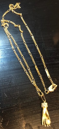 Carrera Y Carrera 18ct Yellow Gold Hand Necklace Pendant 7 Diamonds Pearl Spain - Picture 8 of 8