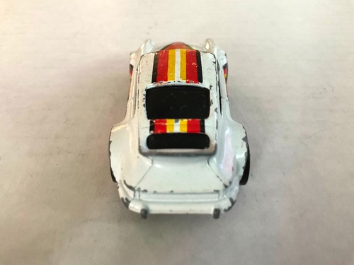Hot Wheels P-911 PORCHE - White, HONG KONG, Gold Blackwalls, "95" Graphics 1988 - Picture 3 of 6