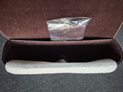 TOD’S Sunglasses Semi Hard Case & Lenses Cloth (sealed) Brand New unused - Picture 5 of 7
