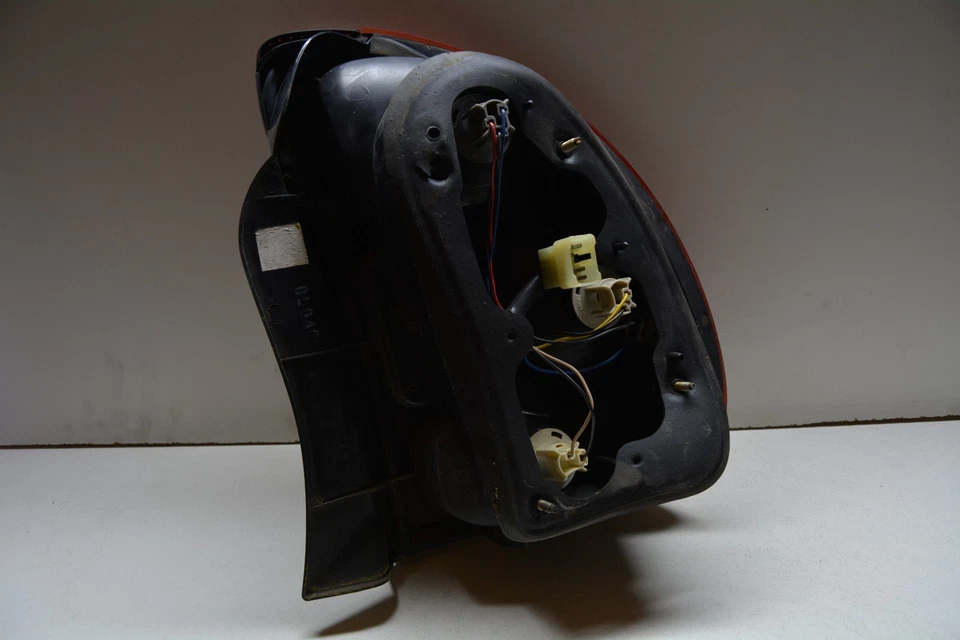 2001 DAEWOO LANOS 4 ДВЕРИ ЗАДНИЙ ЛЕВЫЙ ВОДИТЕЛЬ СТОРОНЕ ЗАДНИЙ ФОНАРЬ OEM, 166-59197 - Изображение 4 из 4