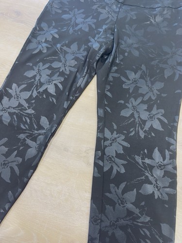 Soft Surroundings Black Shiny Print Floral Leggings Size Large Stretch EUC - Picture 7 of 14