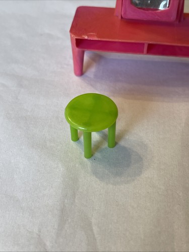 Vintage Pink Plastic Bathroom Vanity & Green Stool Dollhouse Furniture Hong Kong - Picture 10 of 19