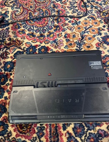 MSI Raider GE78H, 17.0", 240Hz, Intel Core i9 13th, 64GB DDR5, 2TB SSD, RTX 4090 - Foto 10 di 10