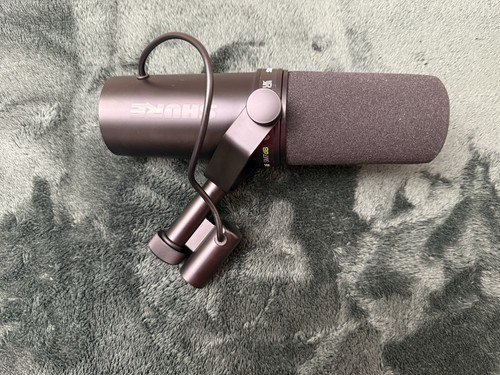 Shure SM7dB Dynamic Microphone Built-In Preamp - Picture 8 of 11