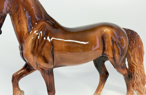 2025 Breyer Horse Collector Club Exclusive Juriaan GLOSSY Chestnut Friesian NIB - Picture 19 of 20