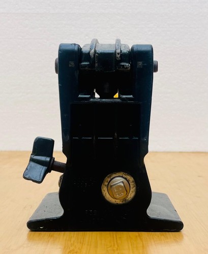 Enerpac P391 Single-Speed Hydraulic Hand Pump 700 Bar/10,000 PSI #2 - Picture 5 of 8