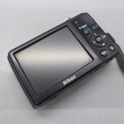 Nikon Digital Camera Coolpix L23 10.1MP Black Tested - Picture 6 of 12