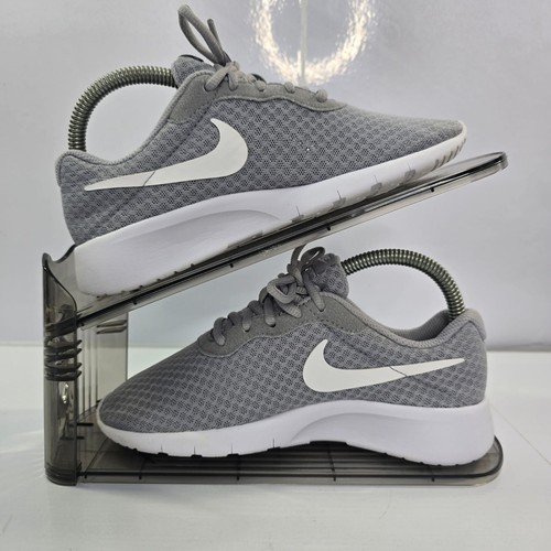Nike Tanjun Running Sneaker Grau Mädchen UK 2 / US 2,5 / EU 34