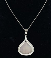 925/- Silberkette mit Anhänger, Perlmutt, 40 cm lang, 1 mm breit.