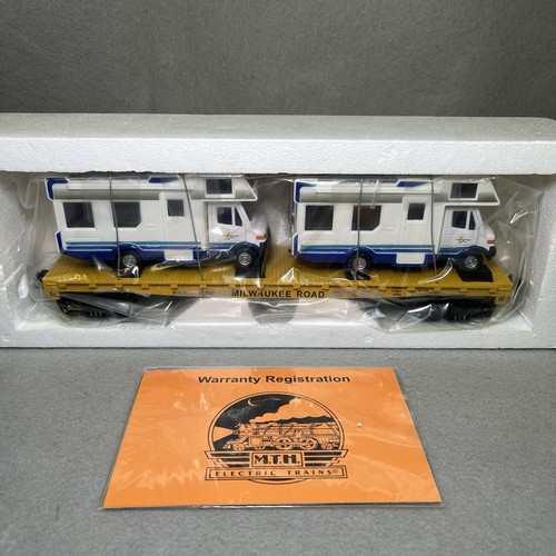 Rail King 30-76252 O/027 Scale Milwaukee Road Flachwagen mit 2 Wohnmobilen OVP - Bild 3 von 6