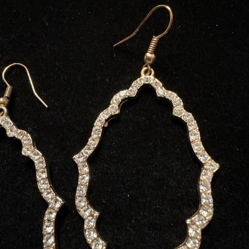 White Rhinestone Goldtone Medallion Crest Earrings (Lot# 338) - Picture 4 of 6