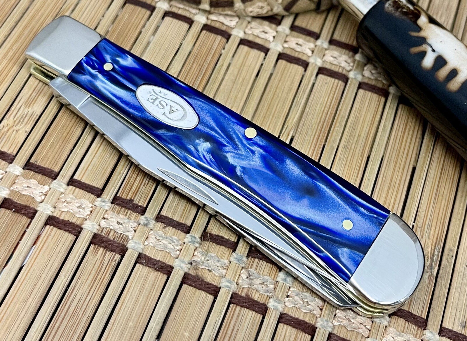 Case XX USA 2023 Blue PEARL Kirinite 23431 Stainless Trapper Pocket