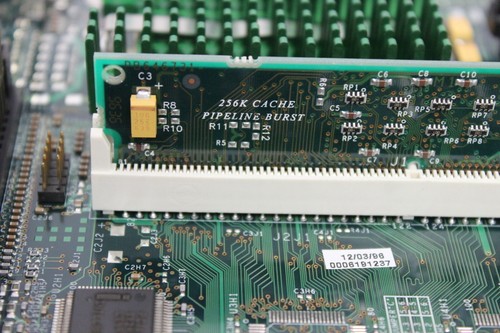 GATEWAY 4000237 MBDSAC061AAWW PENTIUM MOTHERBOARD WITH P166 CPU & 256K CACHE - Picture 3 of 4