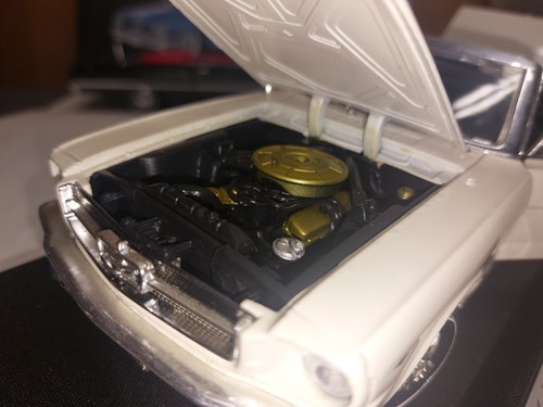 1964 1/2 FORD MUSTANG CONVERTIBLE CREAM 1/18 DIECAST MODEL CAR BY MOTORMAX - Picture 7 of 17