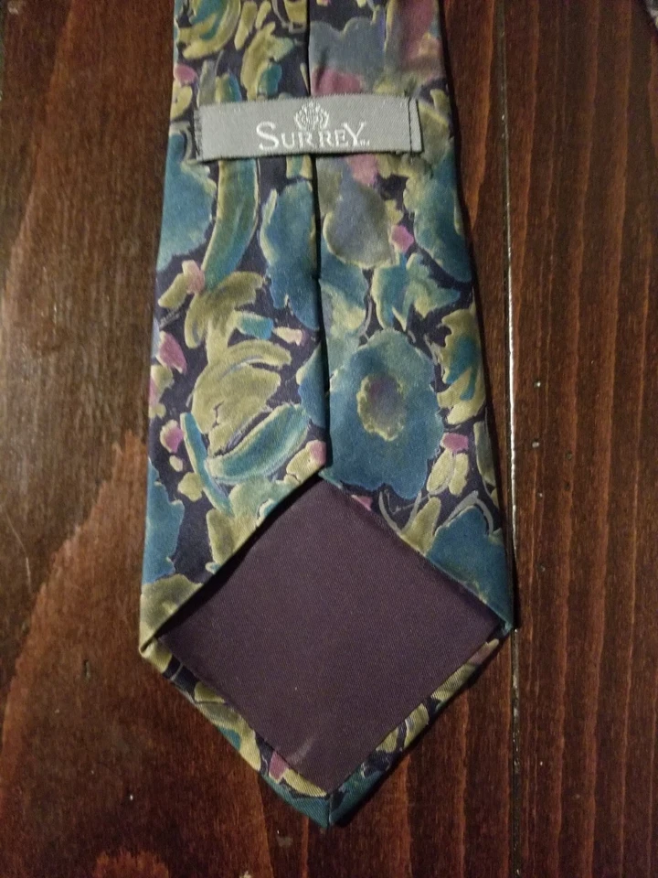 Corbata vintage SURREY para hombre 100 % seda estampado multi geográfico Foto 3 de 3
