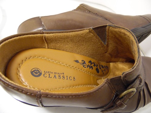 Earth Spirit Classics Brown Leather Clogs Heels Buckle Slip On Womens Size 9 - Picture 7 of 7