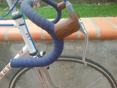 1983 Peugeot PSV-10 bike - original paint/decals - hardly ever ridden! - Picture 9 of 11