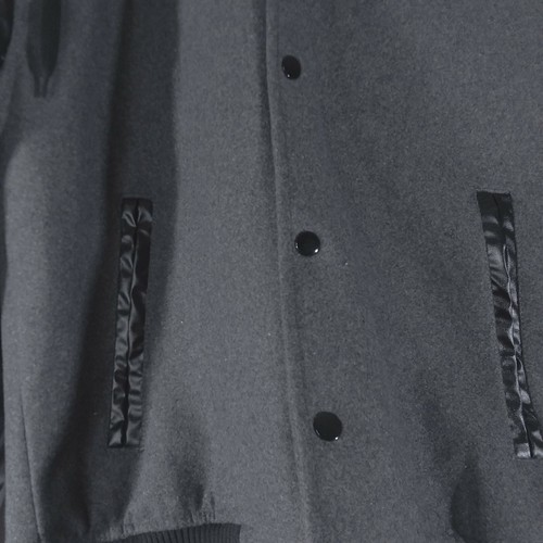 Chaqueta con capucha de la colección La Gate talla para hombre gris mediano negra - Imagen 9 de 11