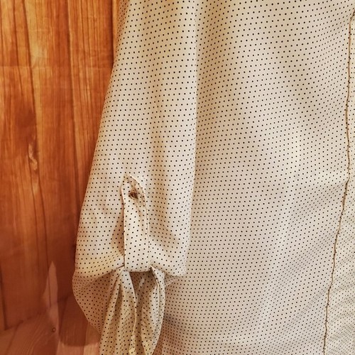 Blusa básica de lunares con cuello en V de Zara talla mediana - Imagen 2 de 5