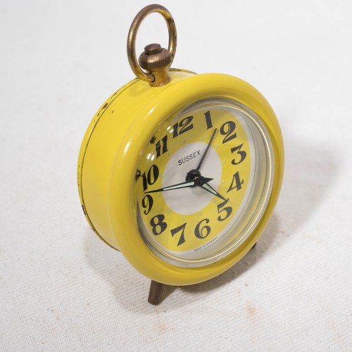 Vintage Sussex Yellow Metal Wind Up Alarm Clock - Made in Germany - Sold as is! - Picture 3 of 9