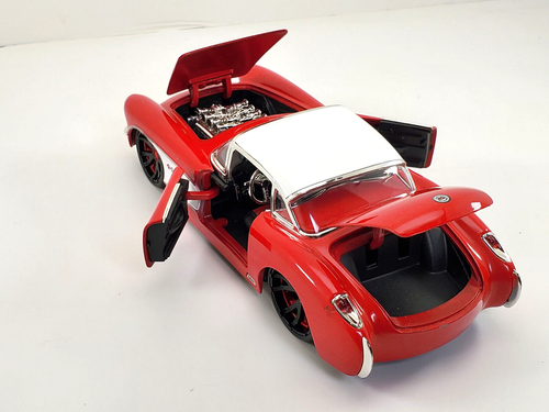 1957 Chevy Corvette Hard Top. 1:24 scale diecast model car RED/WHITE - Picture 7 of 12