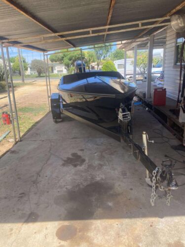 Ski Boat - Picture 3 of 4