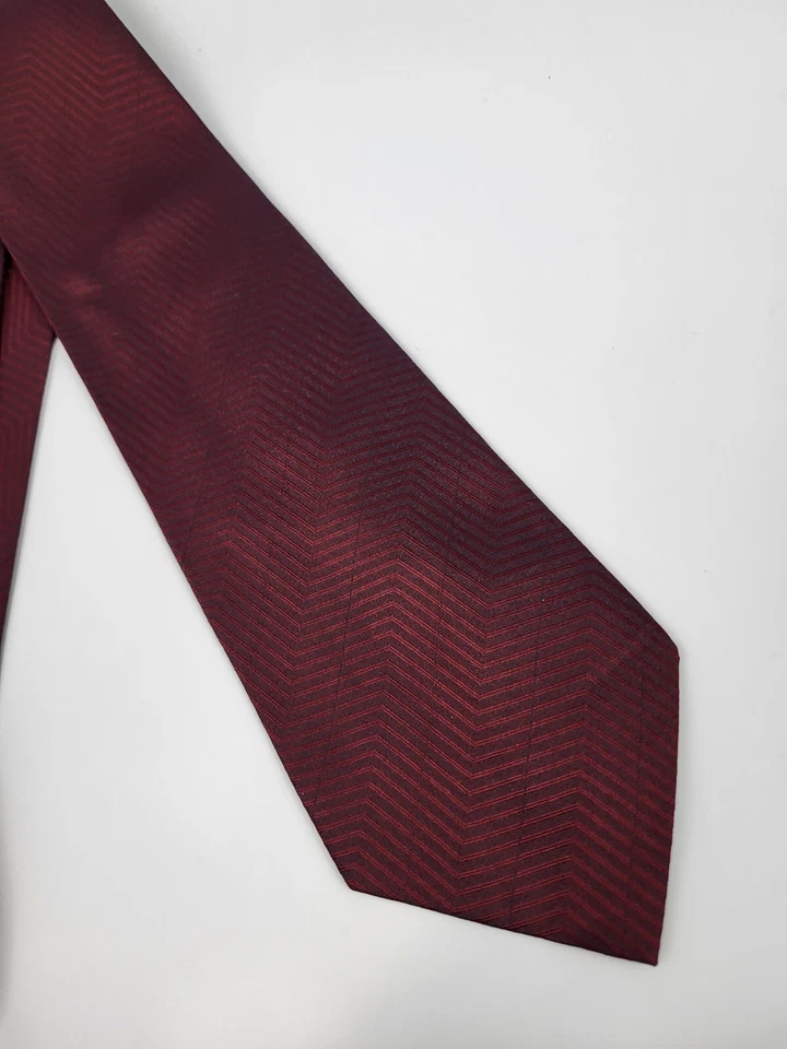 Corbata de seda Croft & Barrow roja gris geométrica para hombre 56,5 x 4 Foto 3 de 4