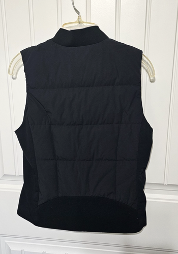 Titlest - Black With White Trim Goose Down Golf Vest - Size Kids Medium - Picture 2 of 4
