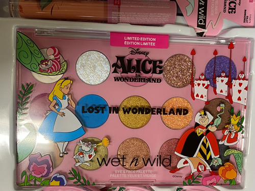 Disney Wet N Wild Alicia en el País de las Maravillas Maquillaje Conjunto en Caja Pinceles Edición Limitada - Imagen 8 de 13