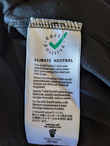 NWT Earth Positive climate neutral black love lifts you t-shirt size S - Picture 8 of 8