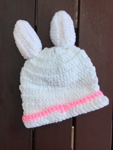 Sombrero de ganchillo aplique conejito bebé para foto recién nacido utilería rosa o azul - Imagen 2 de 6