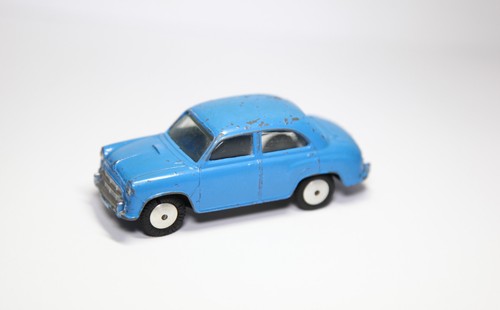 Corgi 202 Morris Cowley - Vintage Original Model 1950s