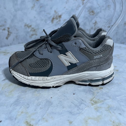 New Balance 2002 Kleinkind Jugend Größe 10 Laufschuhe grau weiß sportlich Sneaker - Bild 4 von 12