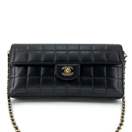 Bolso de Hombro Chanel Cordero Barra de Chocolate con Herrajes Dorados 143736438 - Imagen 2 de 8