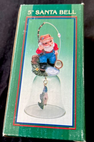 Campana de pesca de Papá Noel World Showcase adorno de Navidad 5" - Imagen 1 de 4