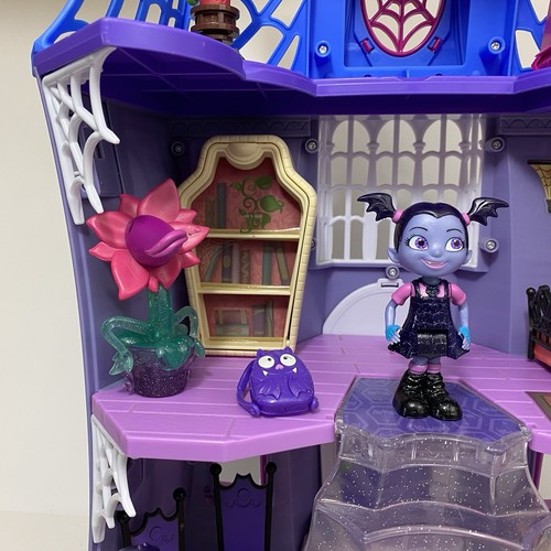 Vampirina Scare B&B Puppenhaus Herrenhaus Schloss Spielset mit Figuren & Zubehör - Bild 7 von 18