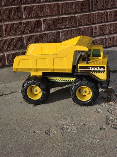 Vintage Tonka Mighty Diesel Yellow Dump Metal Diecast Truck Made in USA