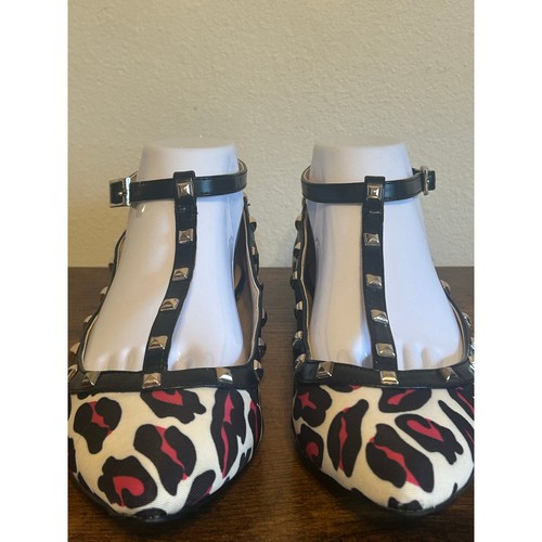 BCBGeneration Ballerinas Hot Pink Leopardenmuster Nieten T-Riemen Größe 10  - Bild 6 von 10