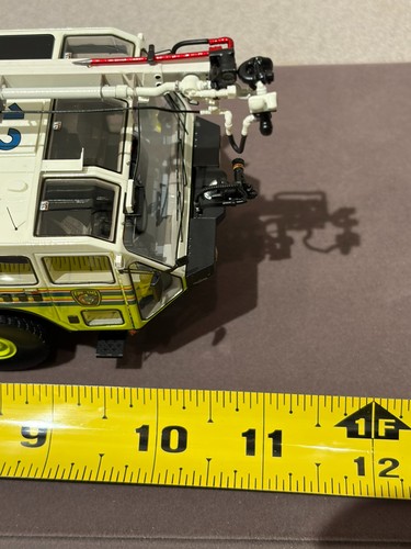 Fire Replicas FR088-41 Oshkosh 8x8 Striker Dallas/Fort Worth Airport EZ 41 - Imagen 17 de 22