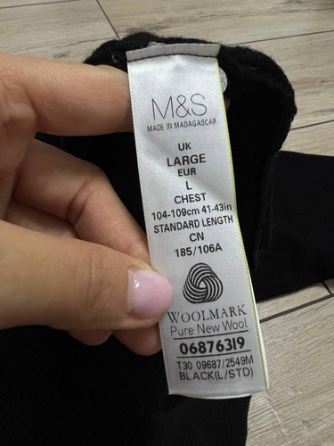 Mens MARKS & SPENCER V-Neck Jumper Sweater Black Pure Wool sz L 41-43in - Picture 6 of 9