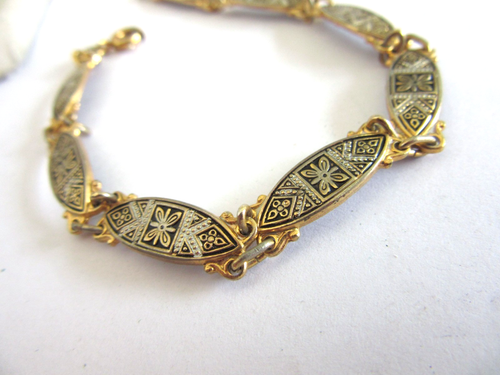 Pulsera de eslabones damascenos con tema de flores - 7,25" de largo - Imagen 2 de 6