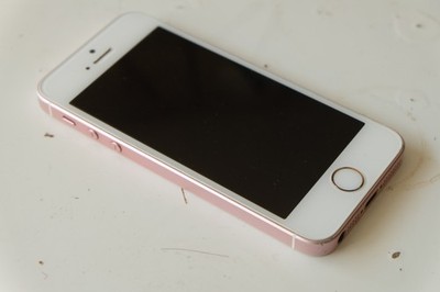 Apple iPhone SE 2016/1st gen A1723 (unlocked, pink, 64GB)