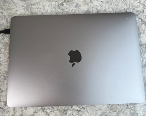 Apple MacBook Pro 2017  13-inch 7th-gen Intel Core i5 256gb Read desc - Picture 1 of 2