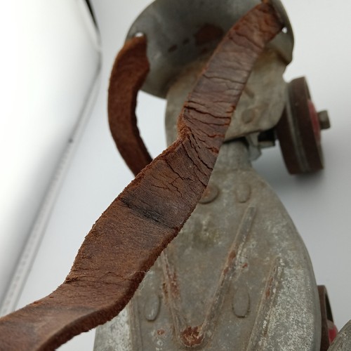 Patines ajustables vintage de metal para niños - Imagen 3 de 6