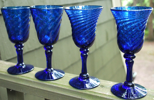Vtg Set 4 Wine Glasses HAND BLOWN COBALT BLUE OPTIC SWIRL BUBBLE Mexico 5 oz - Picture 2 of 21